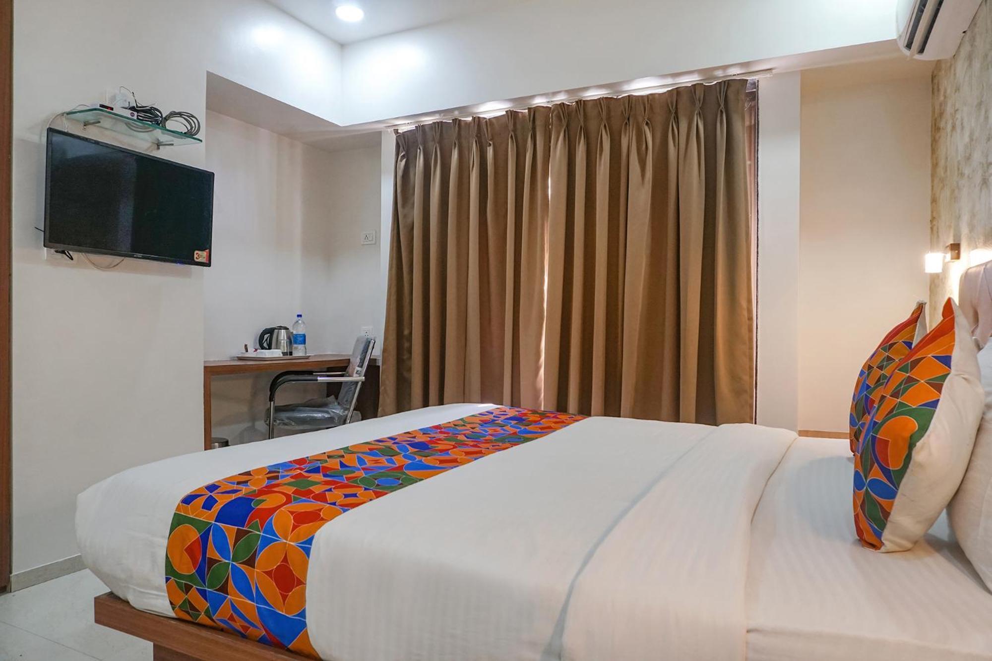 Fabhotel Emersion Residency - High Street Near Laxman Nagar, Baner Пуне Екстер'єр фото