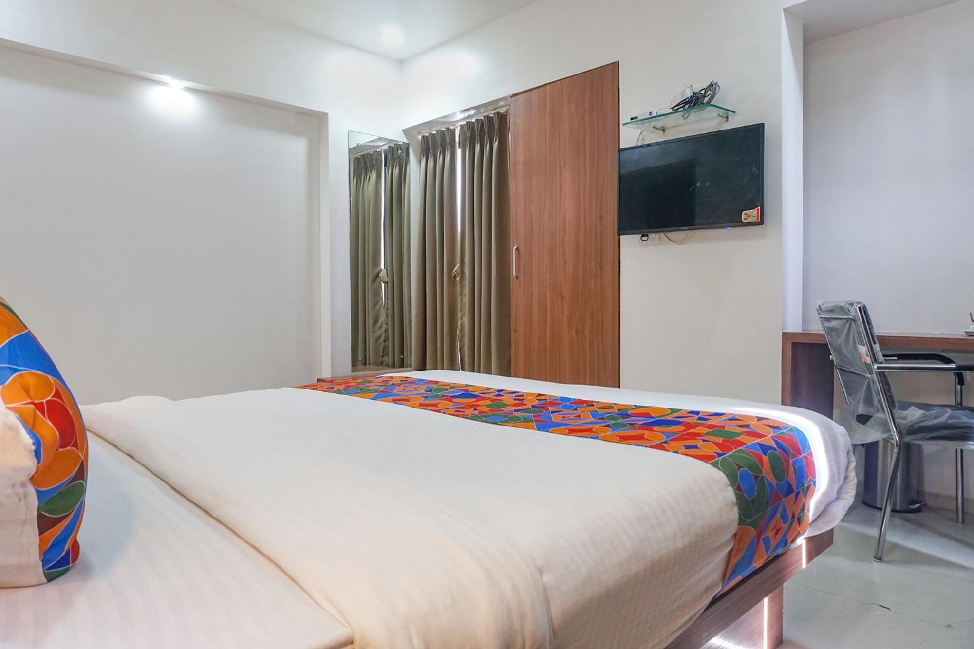 Fabhotel Emersion Residency - High Street Near Laxman Nagar, Baner Пуне Екстер'єр фото