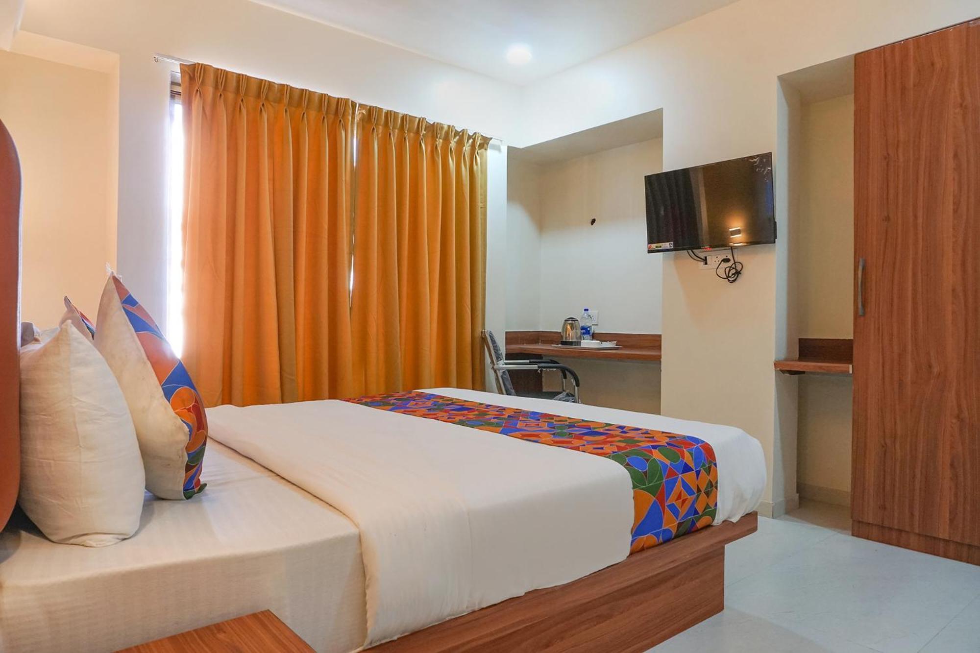 Fabhotel Emersion Residency - High Street Near Laxman Nagar, Baner Пуне Екстер'єр фото