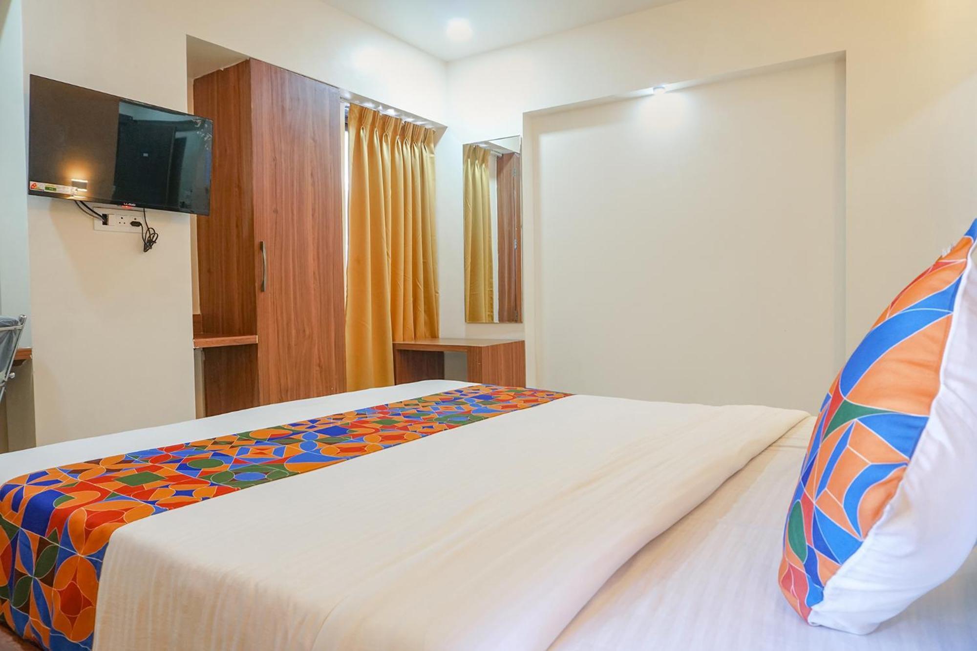 Fabhotel Emersion Residency - High Street Near Laxman Nagar, Baner Пуне Екстер'єр фото