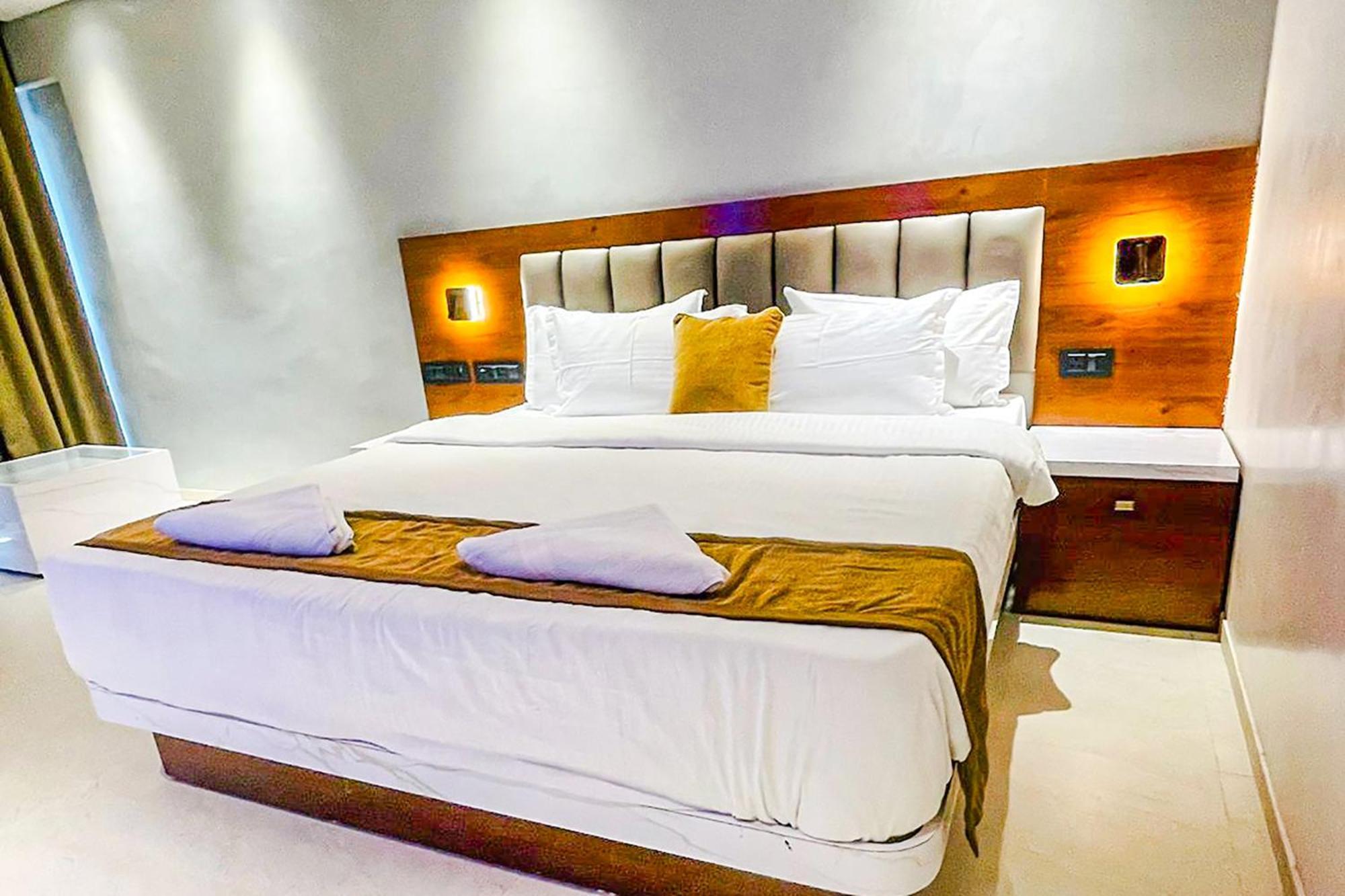 Fabhotel Emersion Residency - High Street Near Laxman Nagar, Baner Пуне Екстер'єр фото